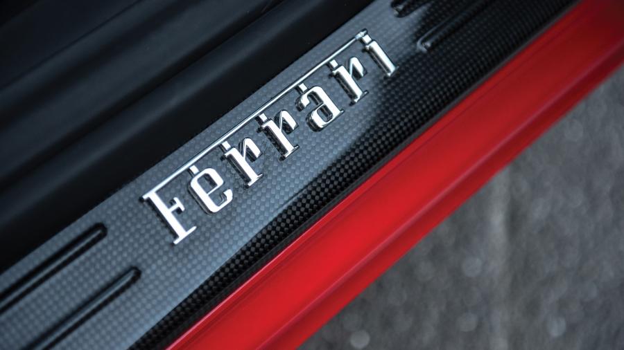 Логотип Ferrari California T The Pinnacle (226893) 2017 года  (фото 5 из 29)